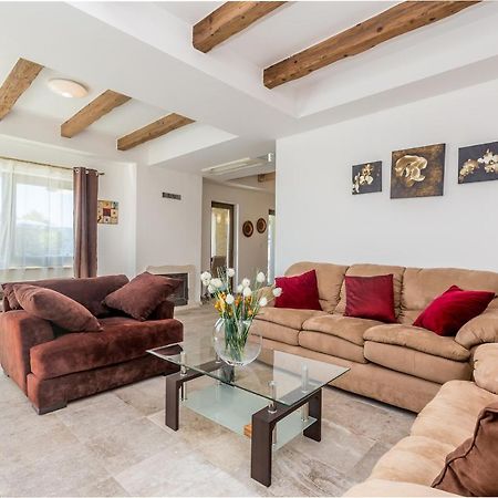 Villa Lurda Linardici Krk エクステリア 写真