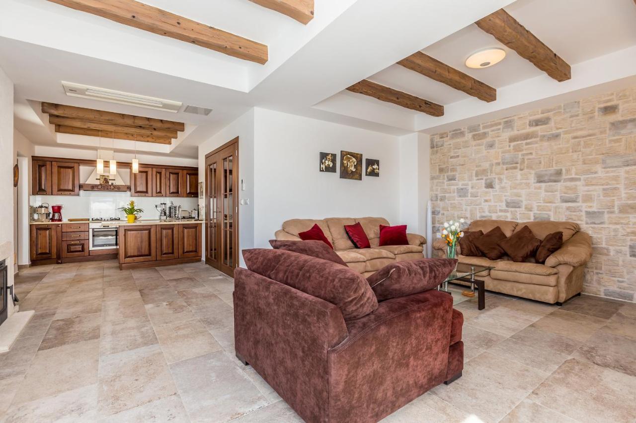 Villa Lurda Linardici Krk エクステリア 写真