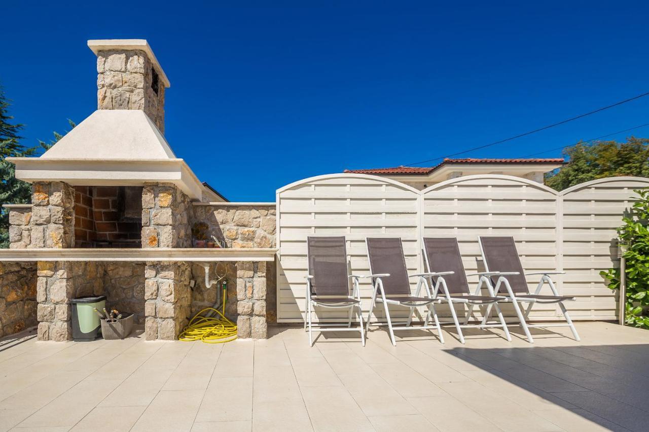 Villa Lurda Linardici Krk エクステリア 写真