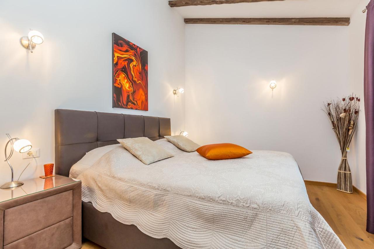 Villa Lurda Linardici Krk エクステリア 写真